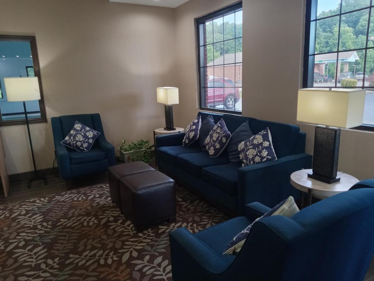 Comfort Inn Near Downtown & Blue Ridge Pkwy Marion Luaran gambar
