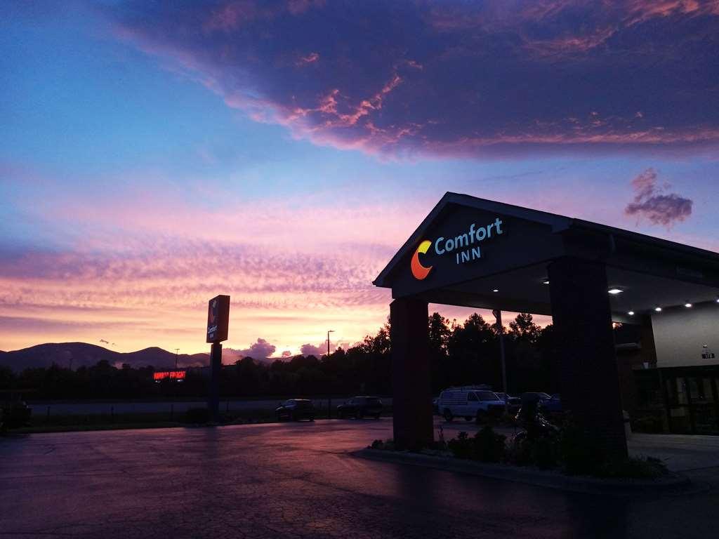 Comfort Inn Near Downtown & Blue Ridge Pkwy Marion Luaran gambar