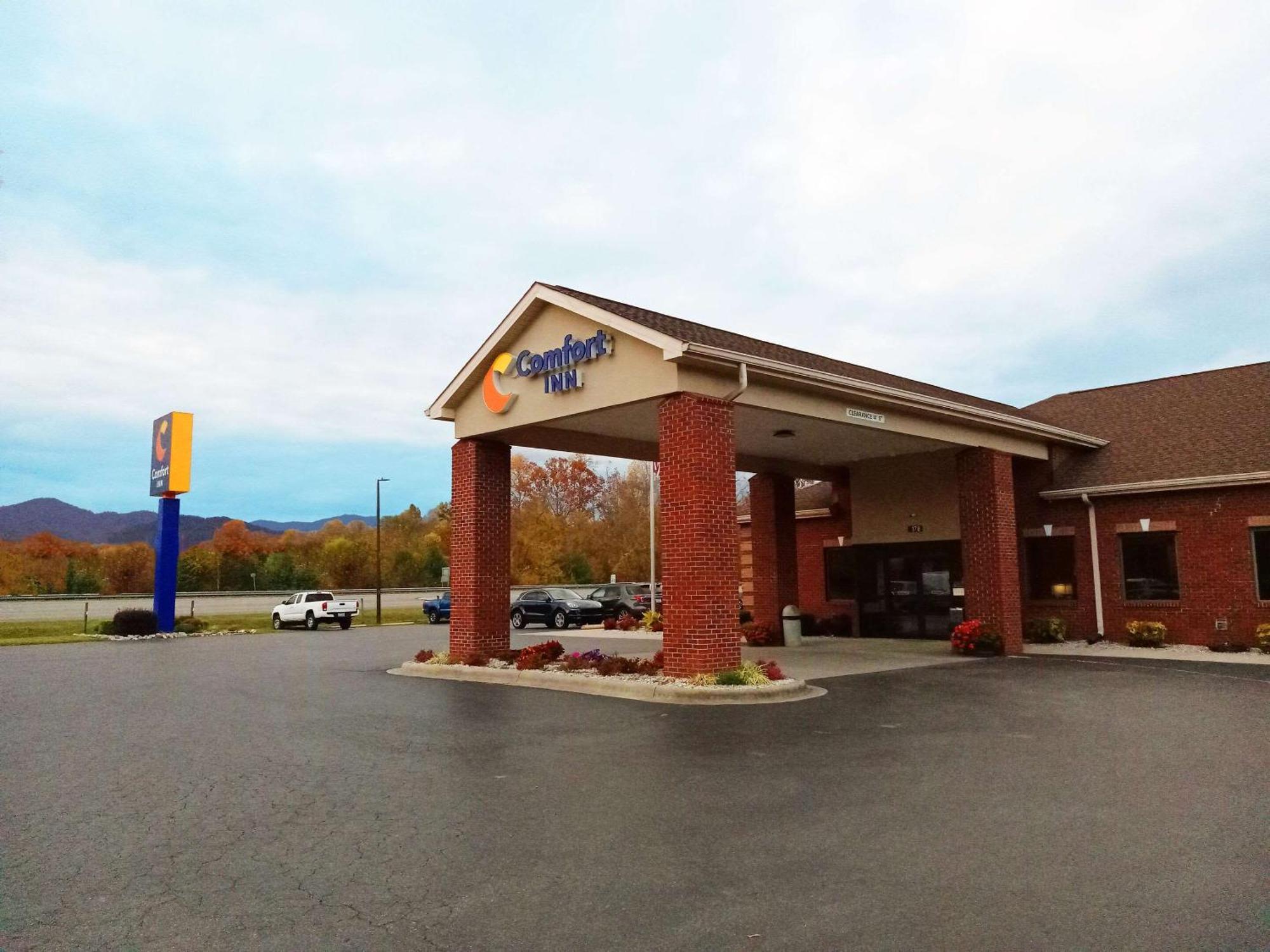 Comfort Inn Near Downtown & Blue Ridge Pkwy Marion Luaran gambar