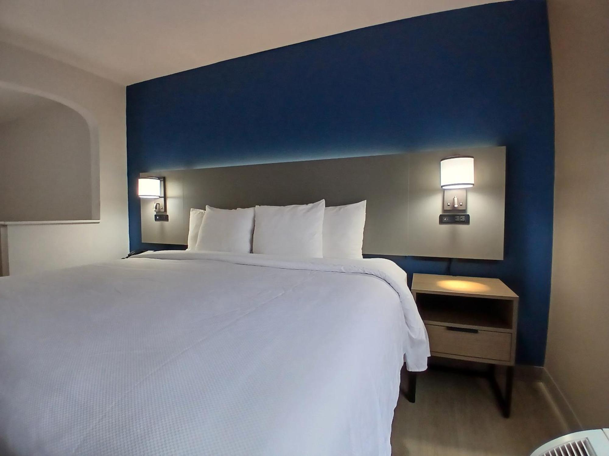 Comfort Inn Near Downtown & Blue Ridge Pkwy Marion Luaran gambar