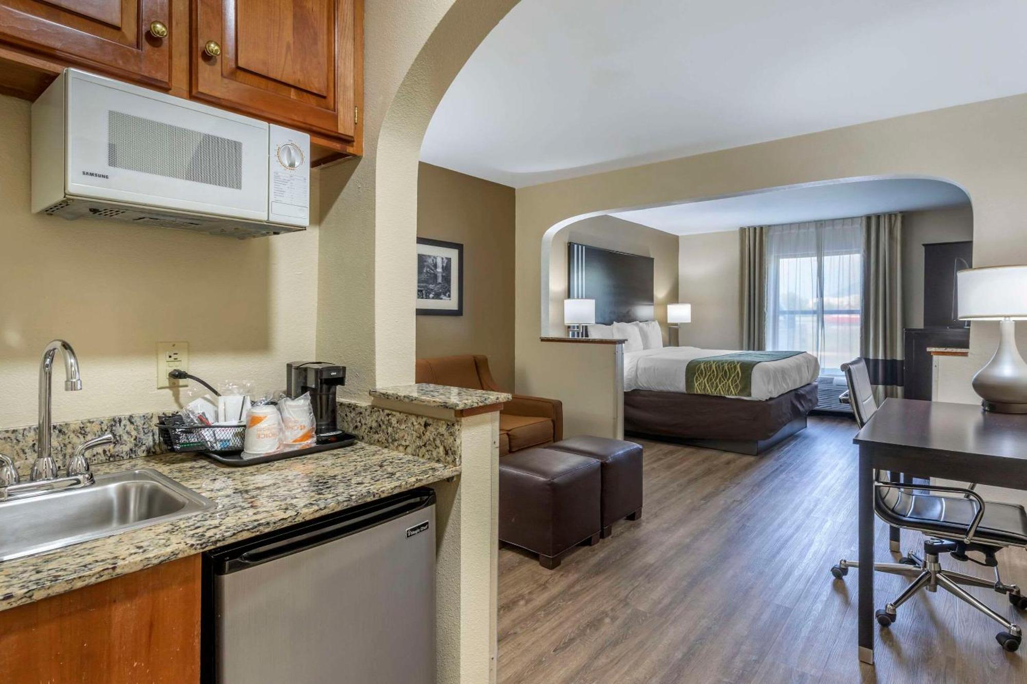 Comfort Inn Near Downtown & Blue Ridge Pkwy Marion Luaran gambar