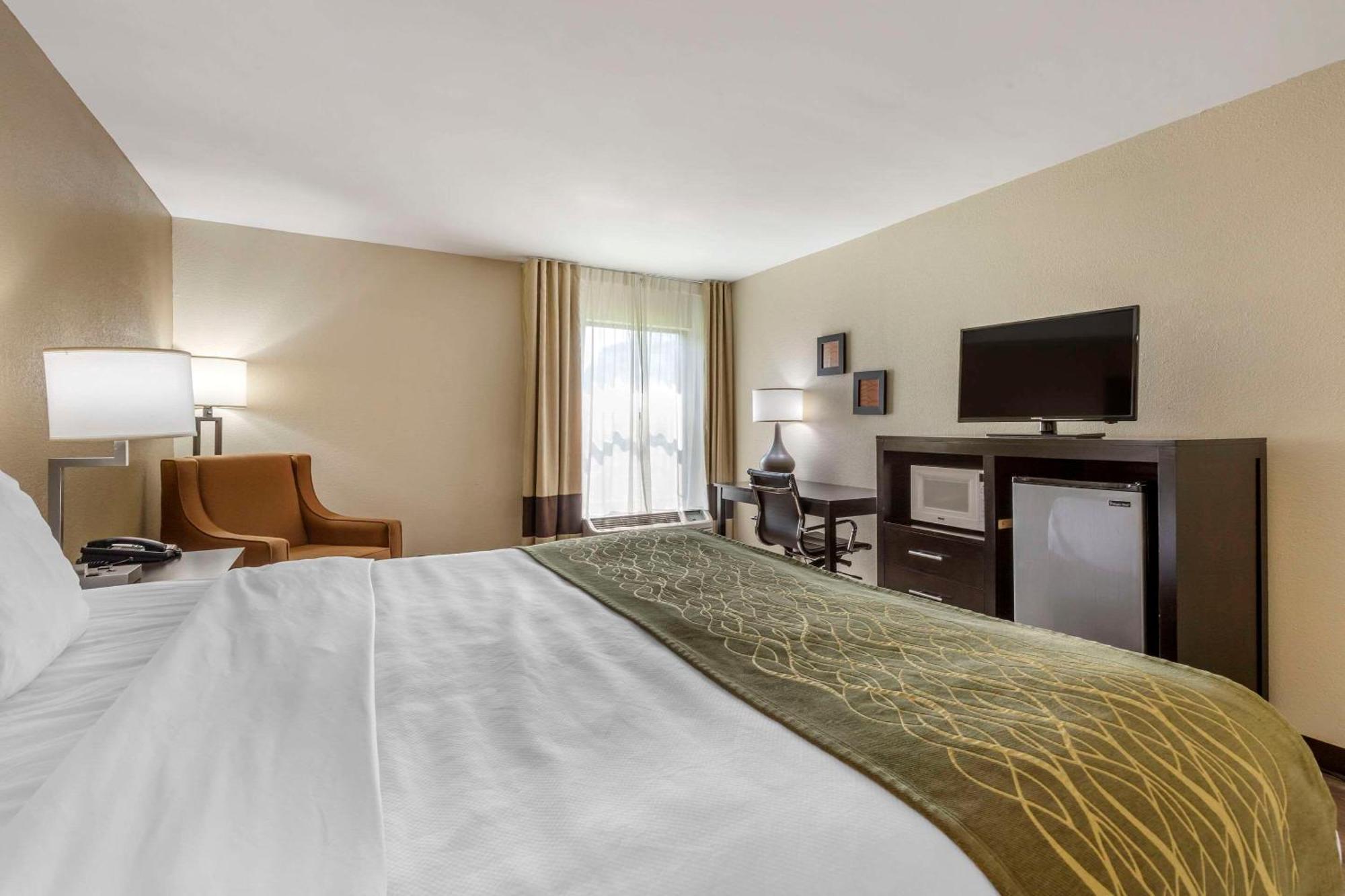 Comfort Inn Near Downtown & Blue Ridge Pkwy Marion Luaran gambar