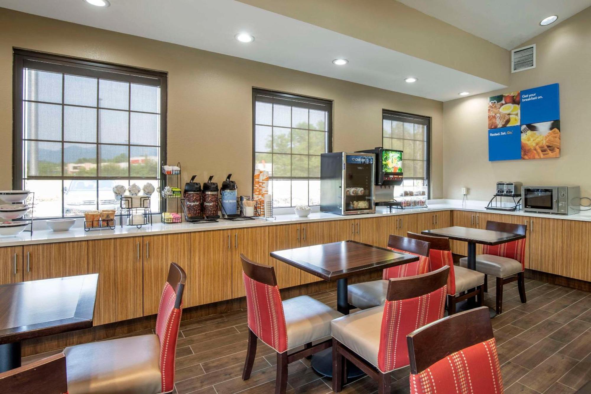 Comfort Inn Near Downtown & Blue Ridge Pkwy Marion Luaran gambar