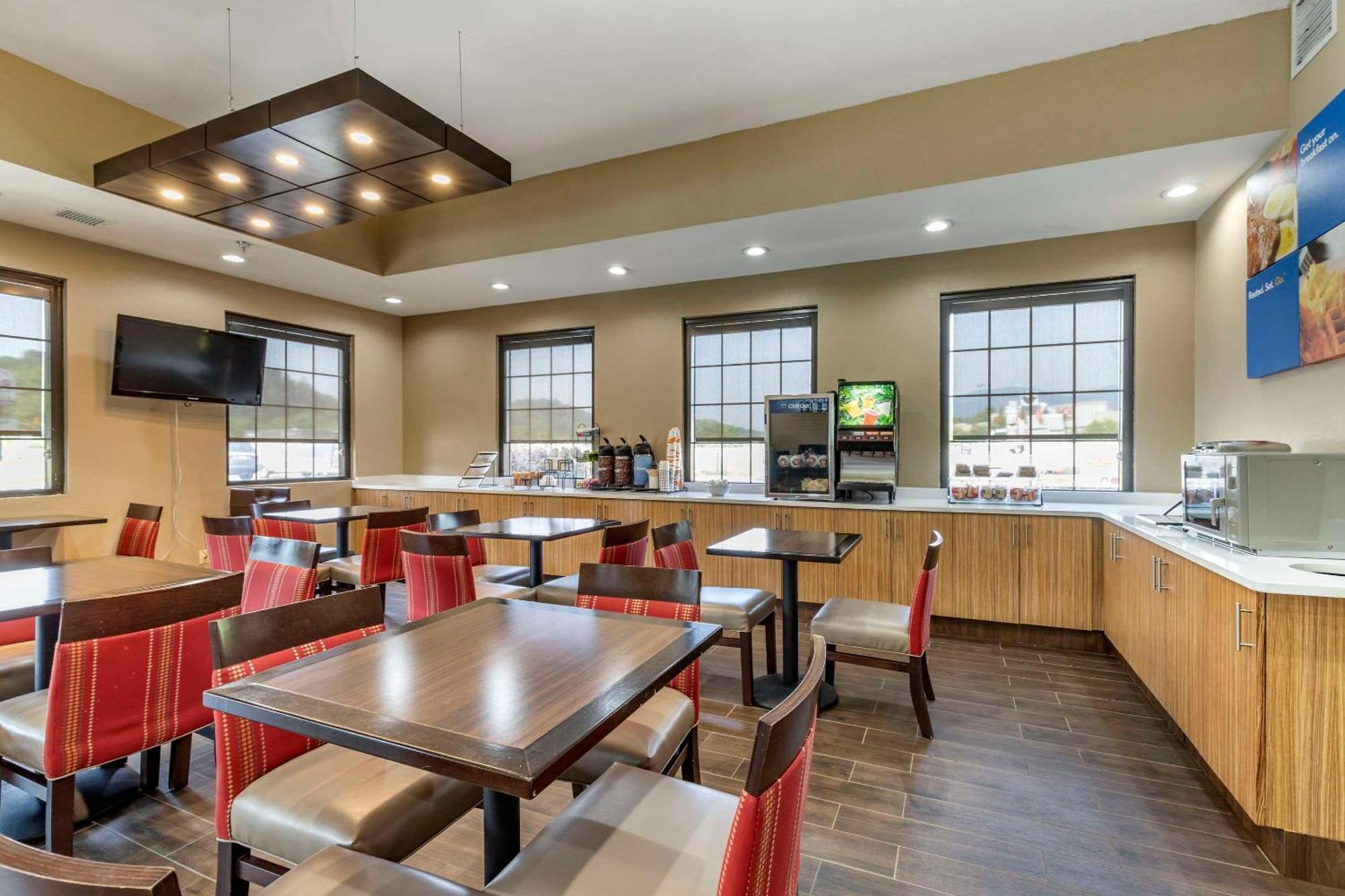 Comfort Inn Near Downtown & Blue Ridge Pkwy Marion Luaran gambar