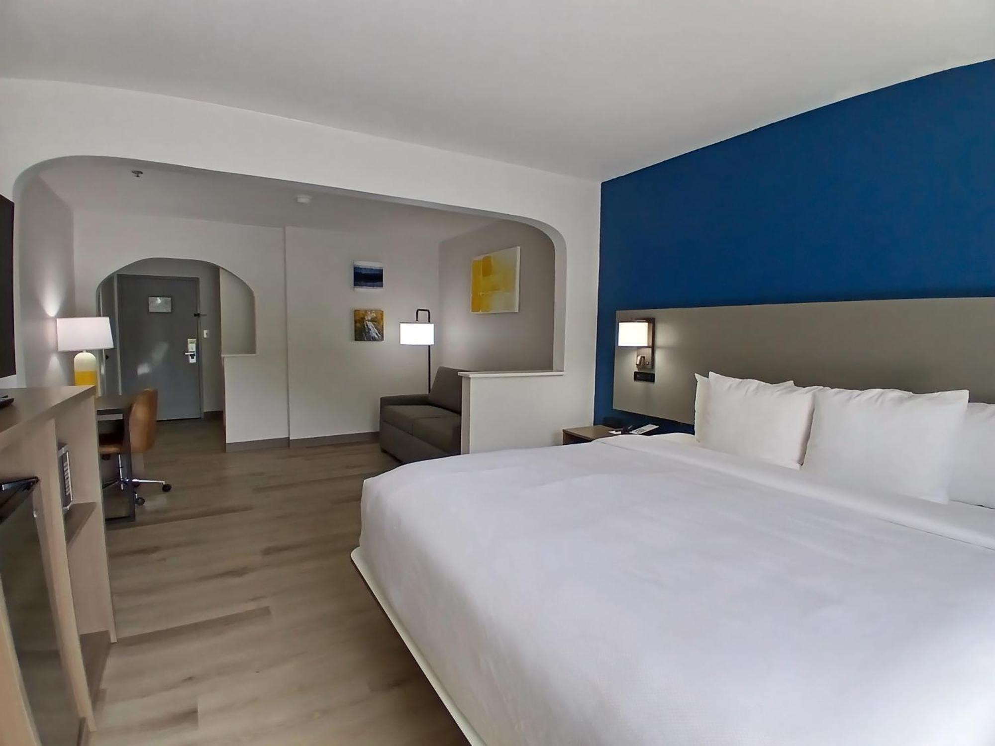 Comfort Inn Near Downtown & Blue Ridge Pkwy Marion Luaran gambar